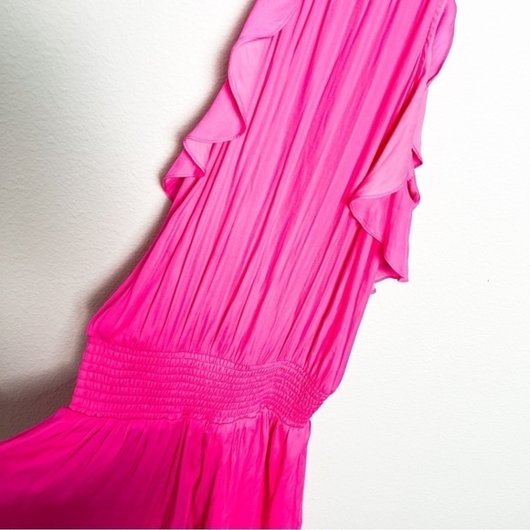 Do+Be pink ruffle smocked sleeveless Barbie pink romper size medium - Picture 3 of 7